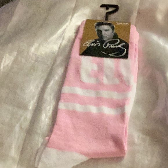 🎼NWT Elvis Presley Fun To Wear Unisex Socks Make Perfect Gift 🎼 - Picture 3 of 5